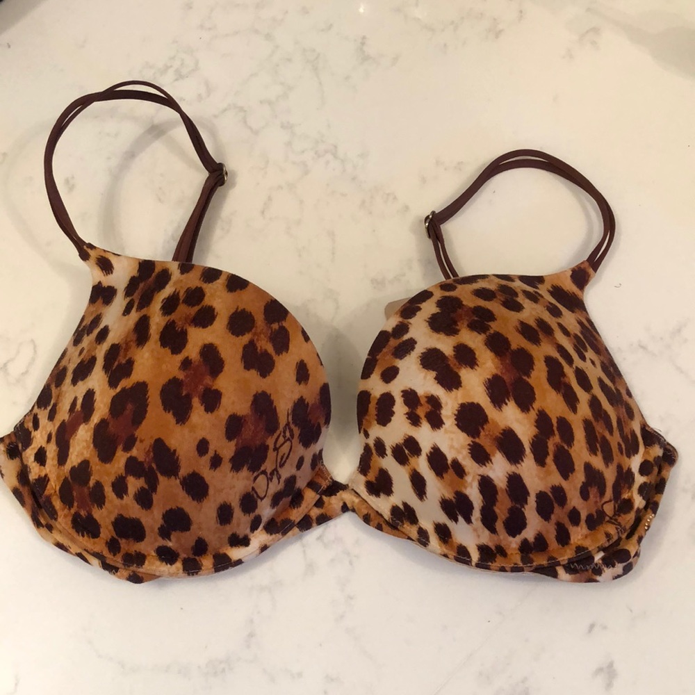 Victoria’s Secret Very Sexy Leopard Push-up bra